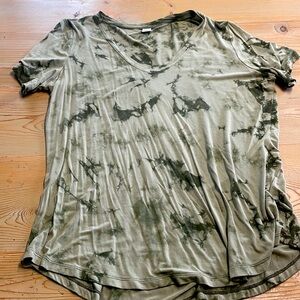 Old navy T-shirt
